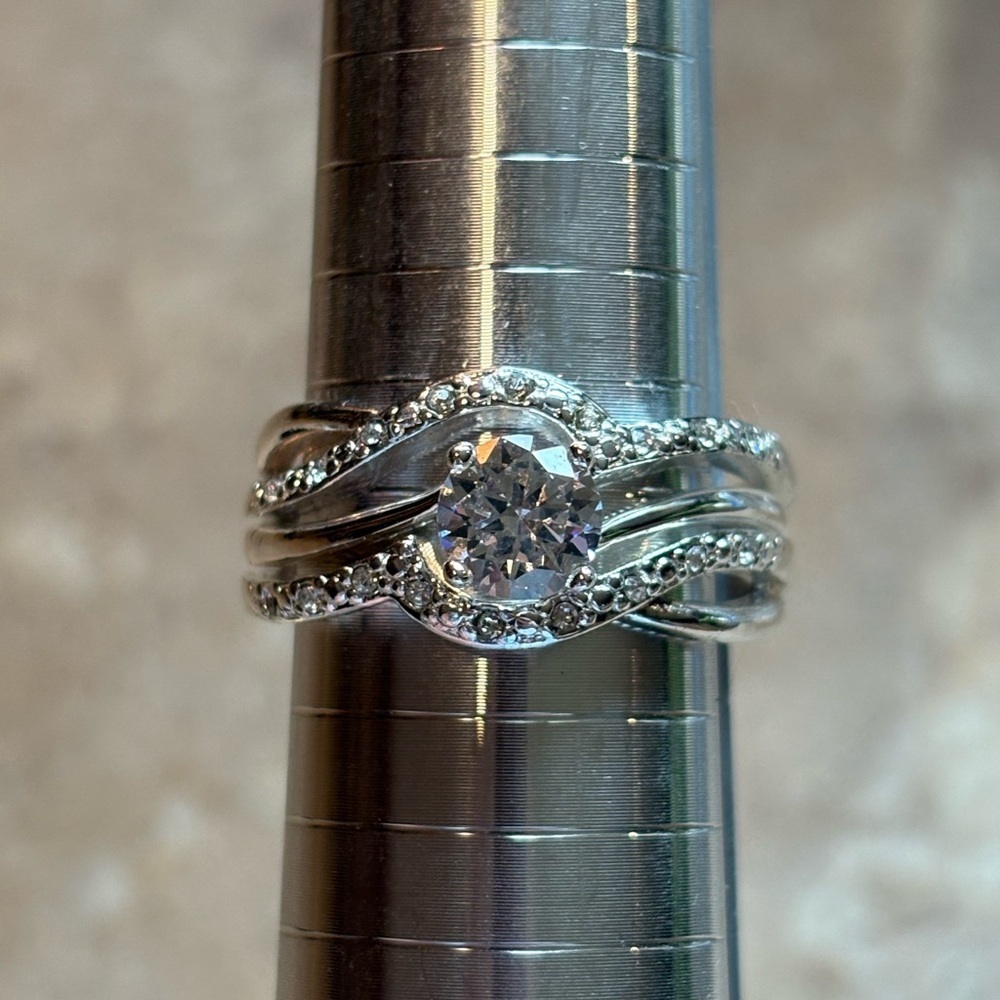Avon Ring “Eternal Spark” size 10 NIB 2014